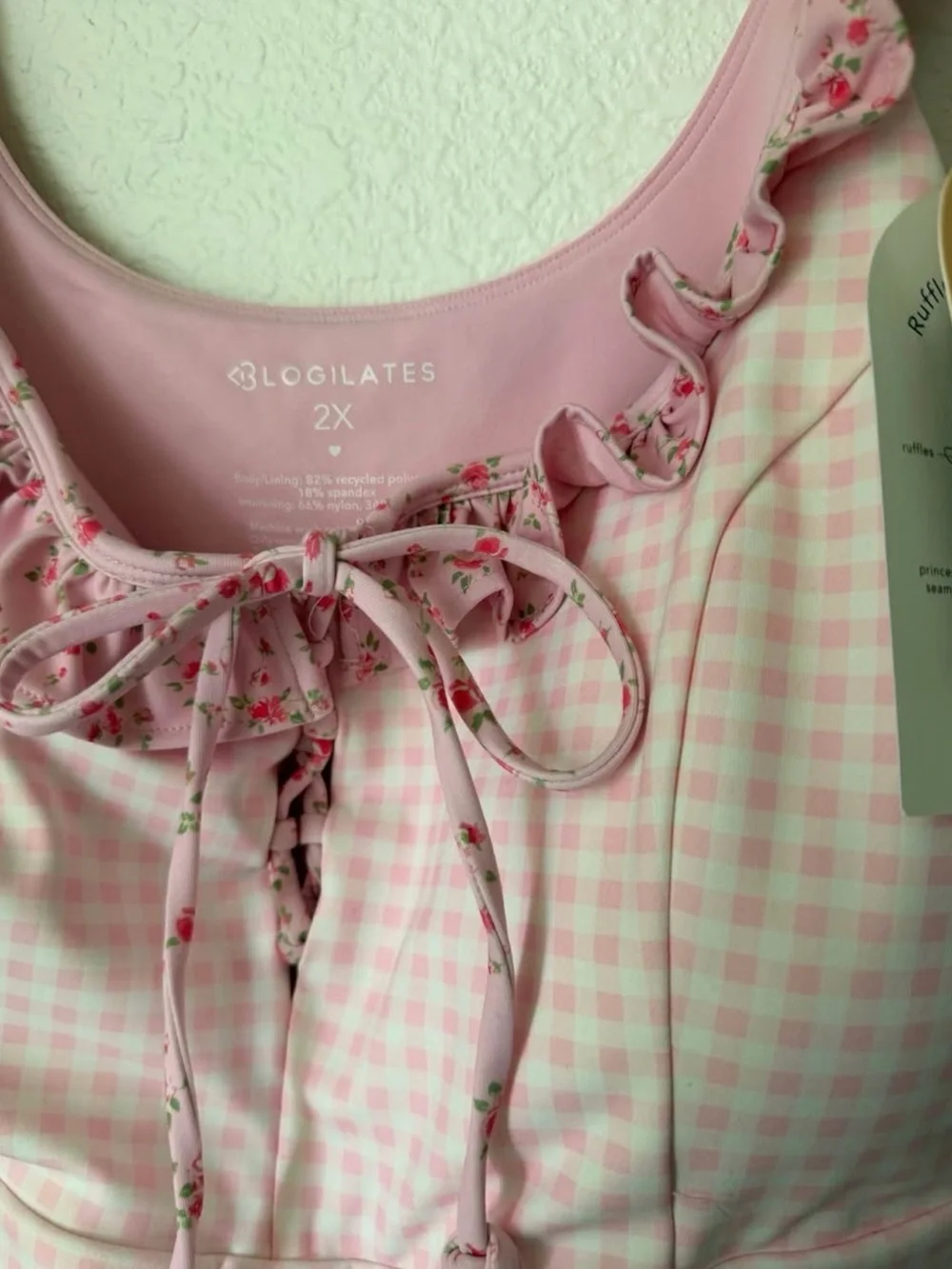 BLOGILATES RUFFLE TIE TOP - Picture 2 of 3